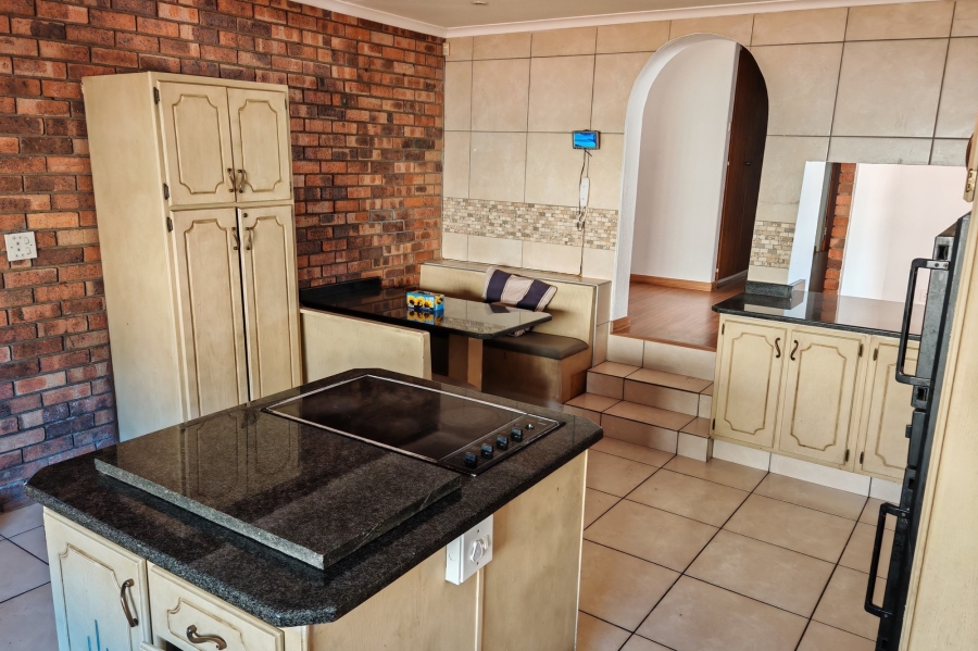 To Let 3 Bedroom Property for Rent in Olivedale Gauteng