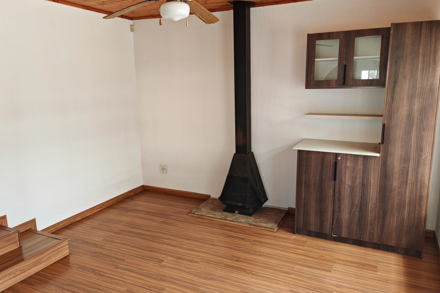 To Let 3 Bedroom Property for Rent in Olivedale Gauteng