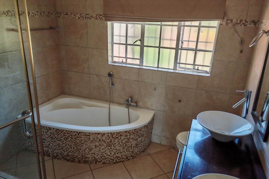 To Let 3 Bedroom Property for Rent in Olivedale Gauteng