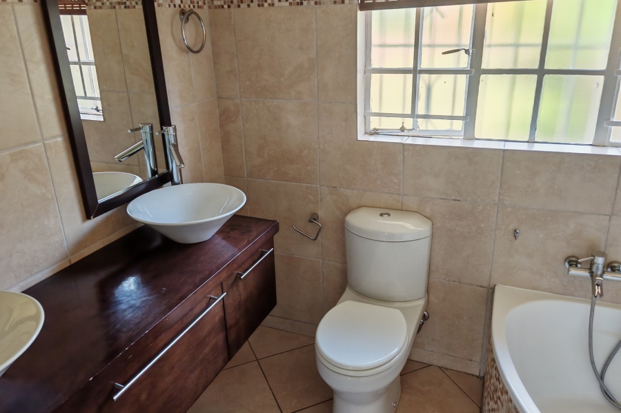 To Let 3 Bedroom Property for Rent in Olivedale Gauteng
