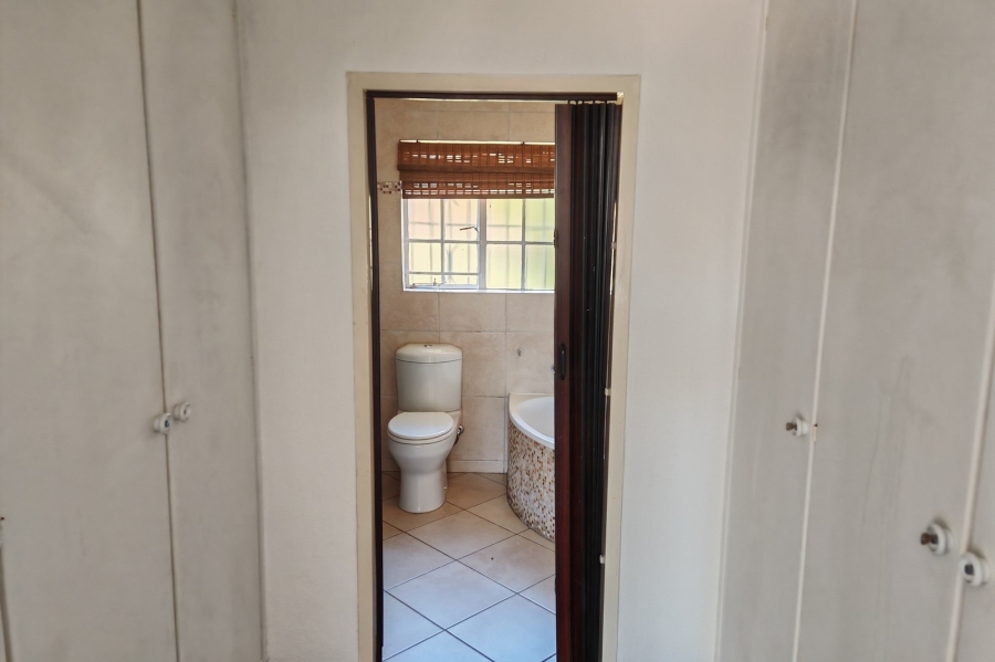 To Let 3 Bedroom Property for Rent in Olivedale Gauteng
