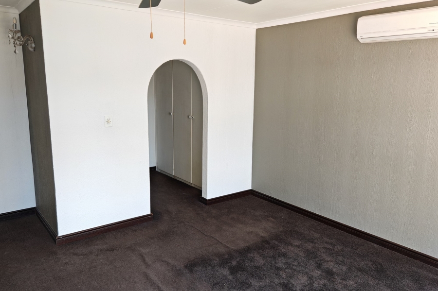 To Let 3 Bedroom Property for Rent in Olivedale Gauteng