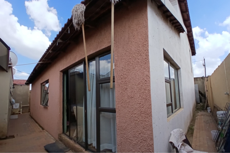 7 Bedroom Property for Sale in Maokeng Gauteng