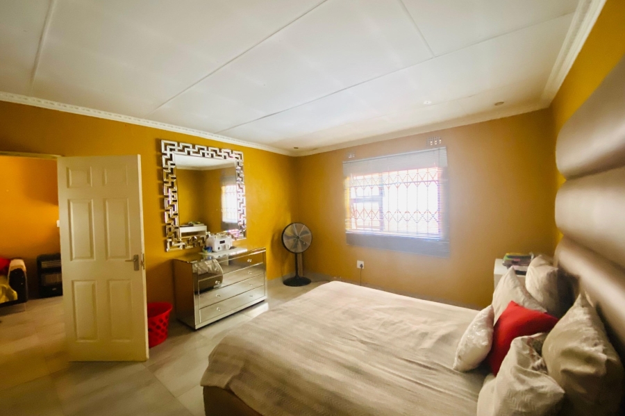 7 Bedroom Property for Sale in Maokeng Gauteng