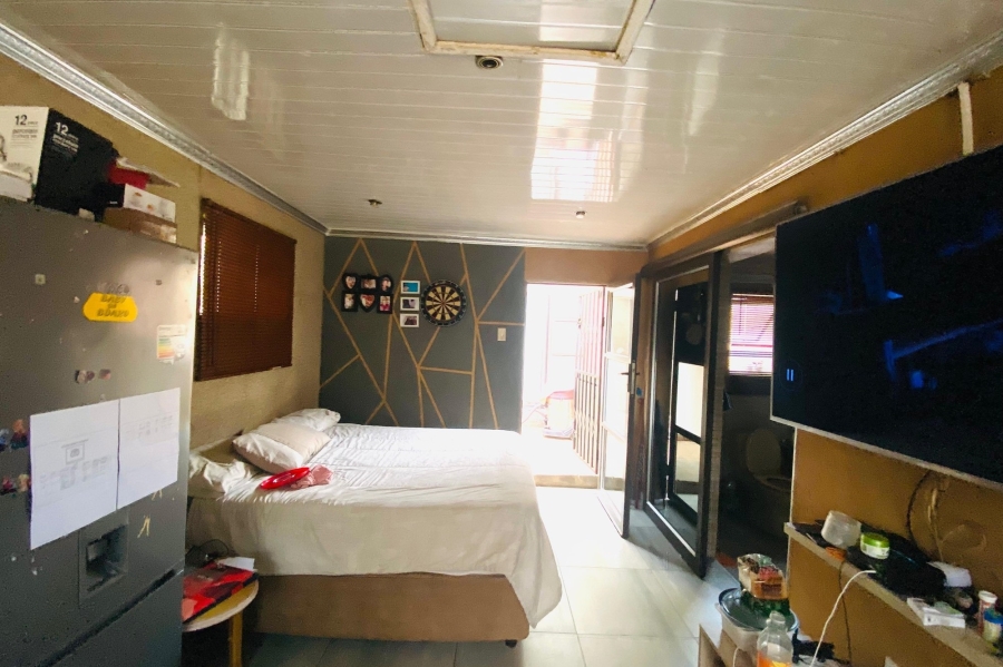 7 Bedroom Property for Sale in Maokeng Gauteng