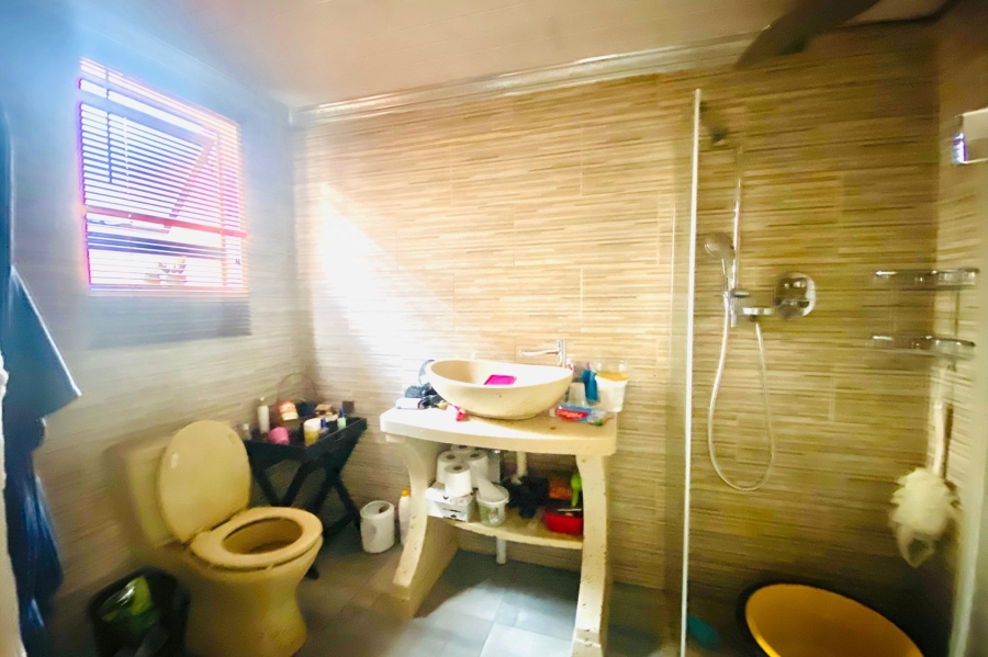 7 Bedroom Property for Sale in Maokeng Gauteng