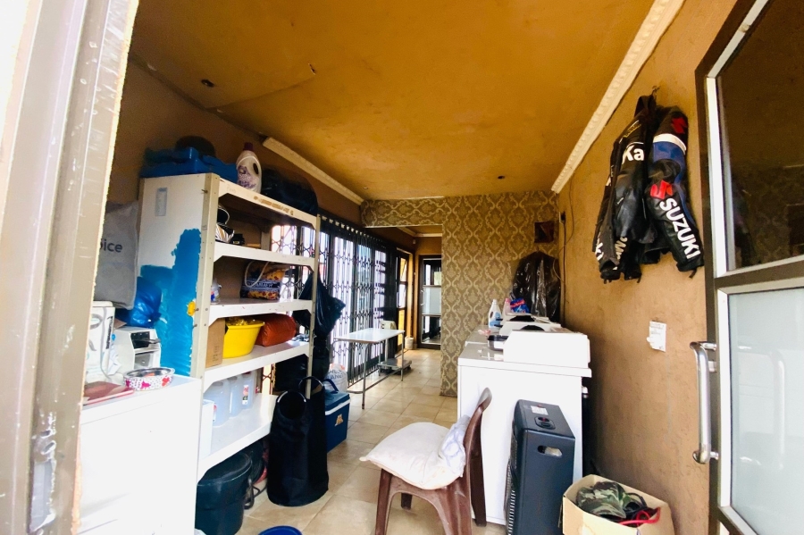 7 Bedroom Property for Sale in Maokeng Gauteng