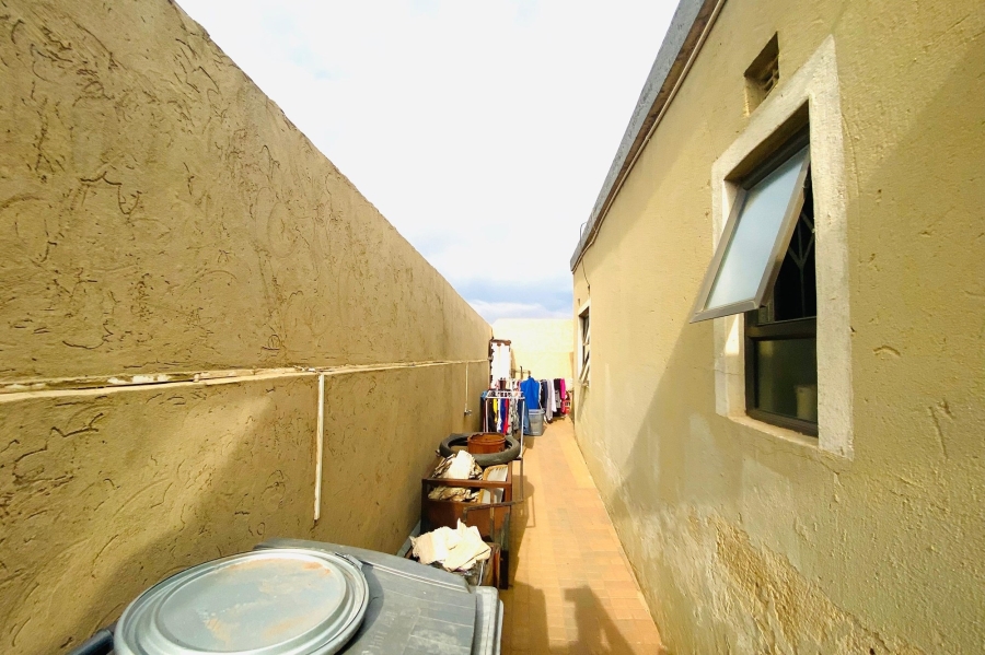 7 Bedroom Property for Sale in Maokeng Gauteng