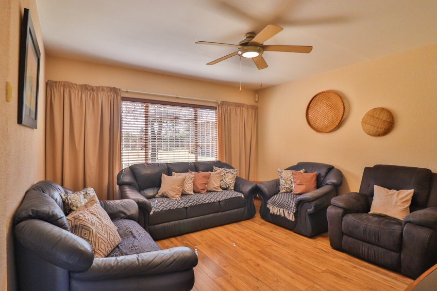 4 Bedroom Property for Sale in Hartzenbergfontein Gauteng