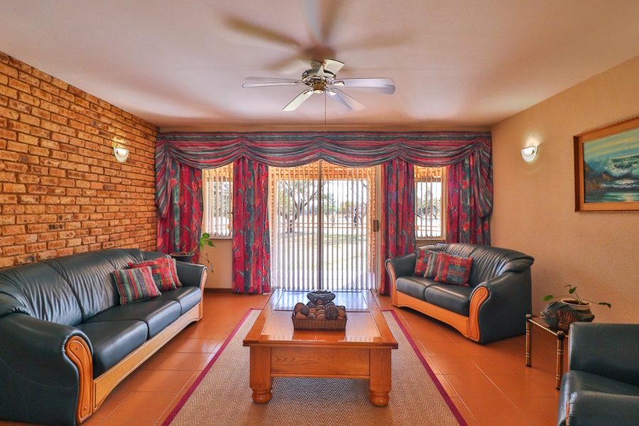 4 Bedroom Property for Sale in Hartzenbergfontein Gauteng