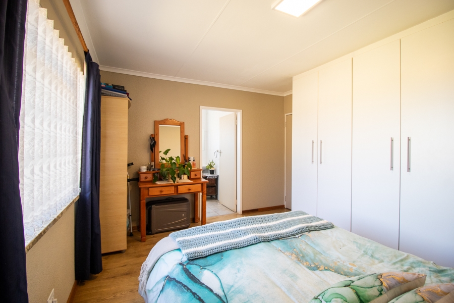 4 Bedroom Property for Sale in Hartzenbergfontein Gauteng