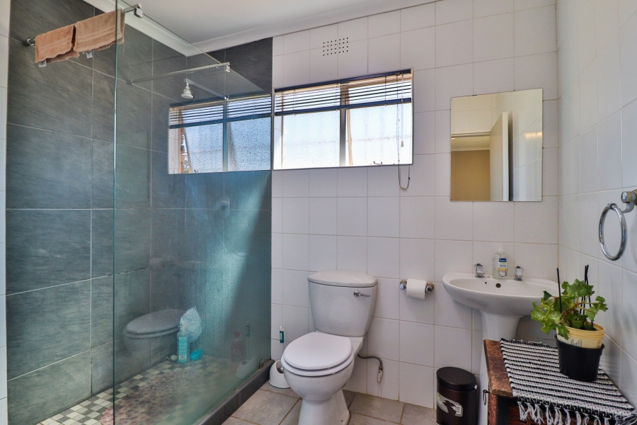 4 Bedroom Property for Sale in Hartzenbergfontein Gauteng