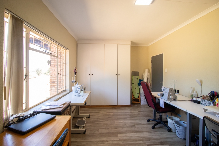 4 Bedroom Property for Sale in Hartzenbergfontein Gauteng