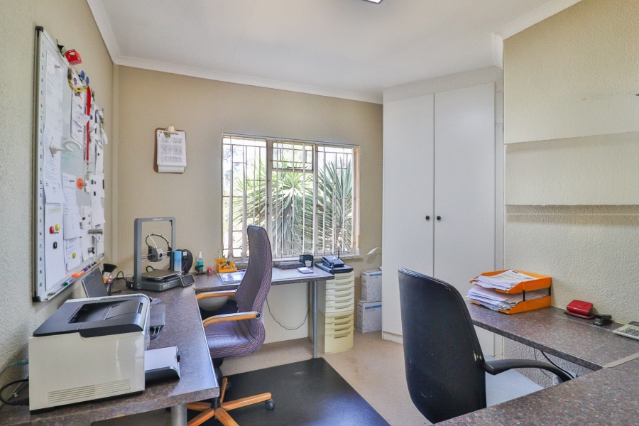 4 Bedroom Property for Sale in Hartzenbergfontein Gauteng