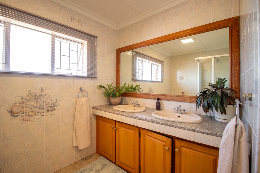 4 Bedroom Property for Sale in Hartzenbergfontein Gauteng