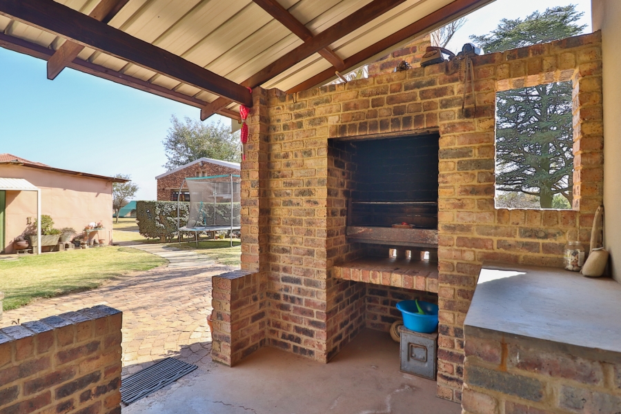 4 Bedroom Property for Sale in Hartzenbergfontein Gauteng