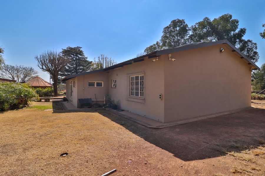 4 Bedroom Property for Sale in Hartzenbergfontein Gauteng