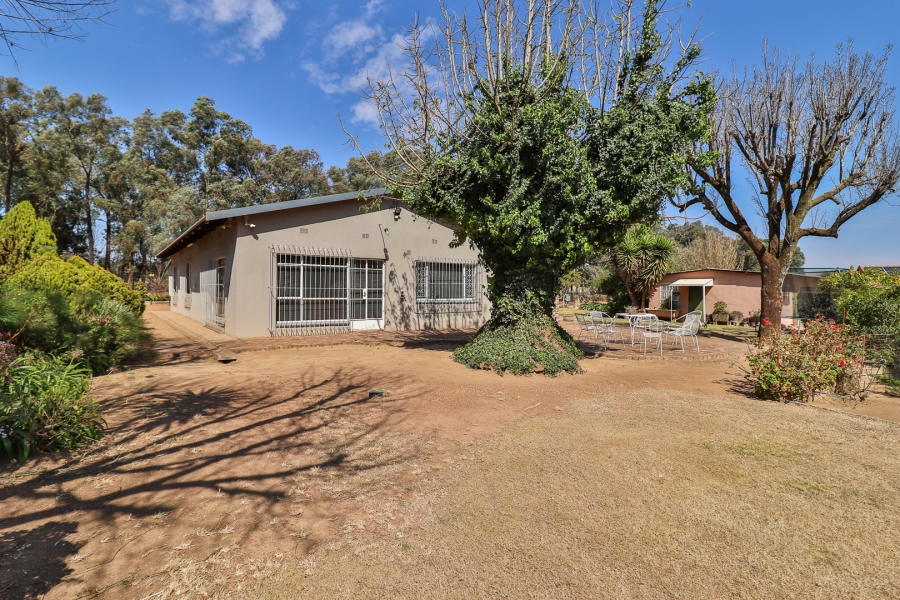 4 Bedroom Property for Sale in Hartzenbergfontein Gauteng