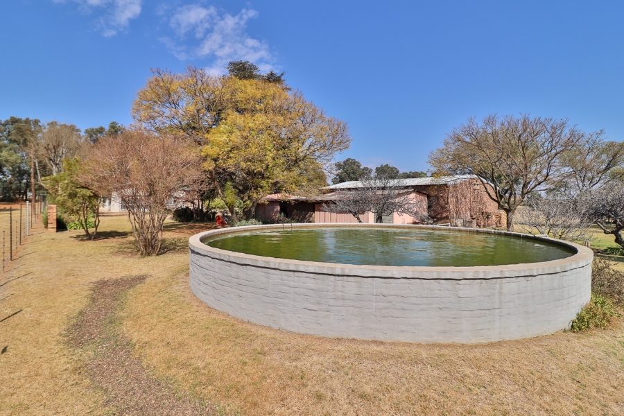4 Bedroom Property for Sale in Hartzenbergfontein Gauteng