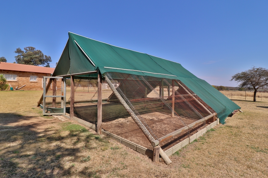4 Bedroom Property for Sale in Hartzenbergfontein Gauteng