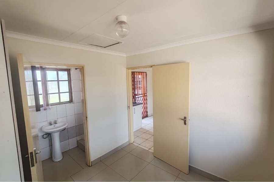 To Let 3 Bedroom Property for Rent in Noordwyk Gauteng