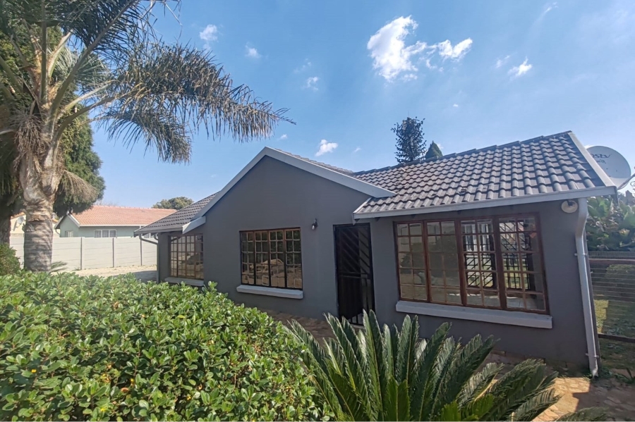 To Let 3 Bedroom Property for Rent in Noordwyk Gauteng