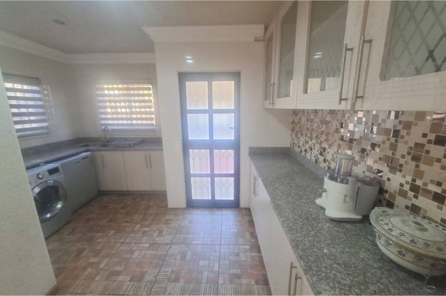 5 Bedroom Property for Sale in Magaliesberg Country Estate Gauteng