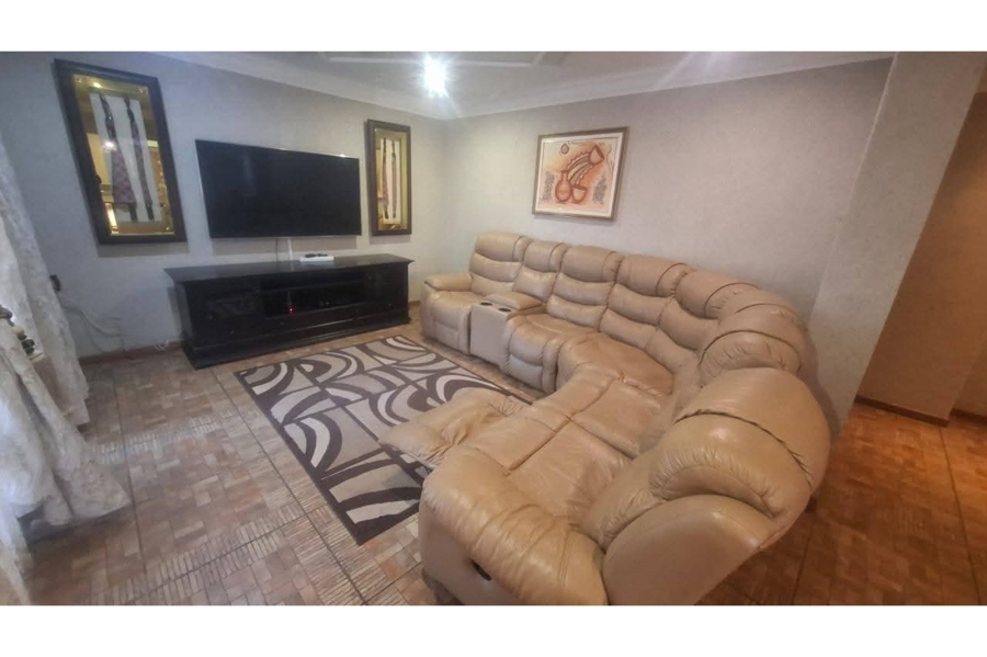 5 Bedroom Property for Sale in Magaliesberg Country Estate Gauteng