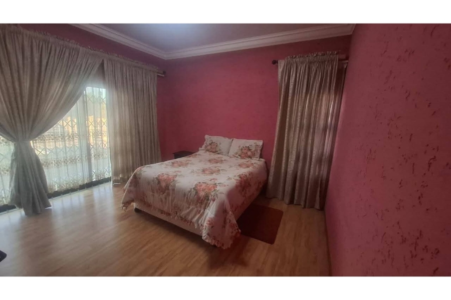 5 Bedroom Property for Sale in Magaliesberg Country Estate Gauteng