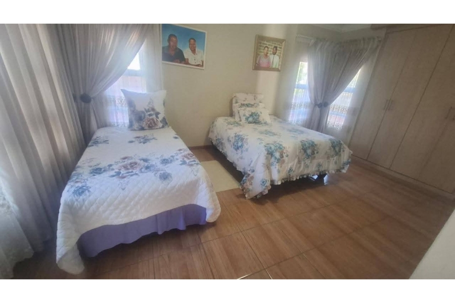 5 Bedroom Property for Sale in Magaliesberg Country Estate Gauteng