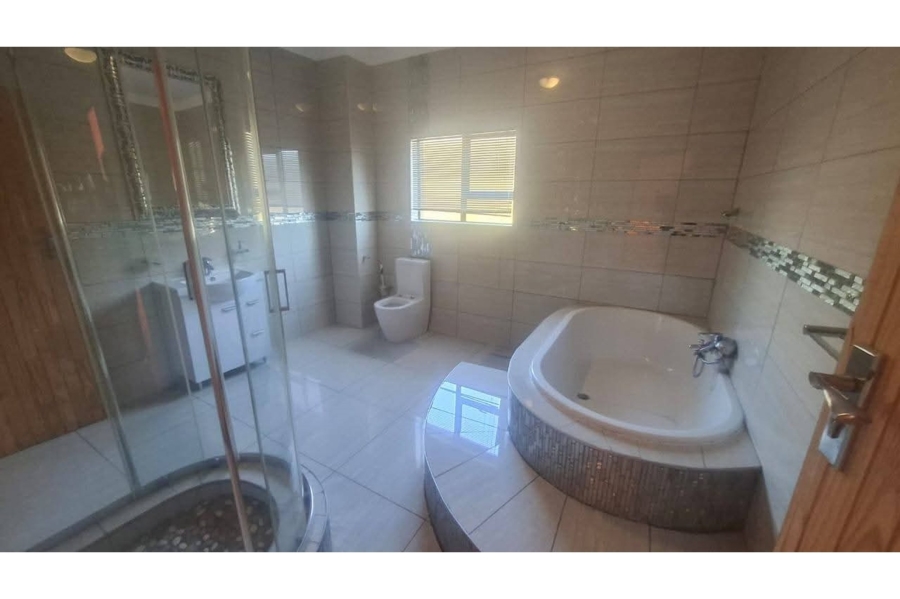 5 Bedroom Property for Sale in Magaliesberg Country Estate Gauteng