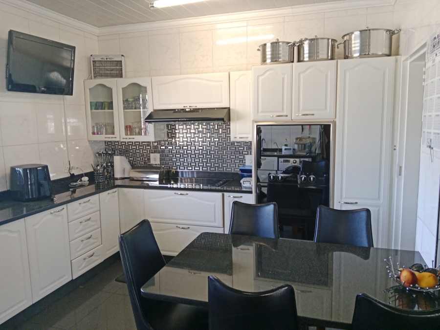 4 Bedroom Property for Sale in Lombardy East Gauteng