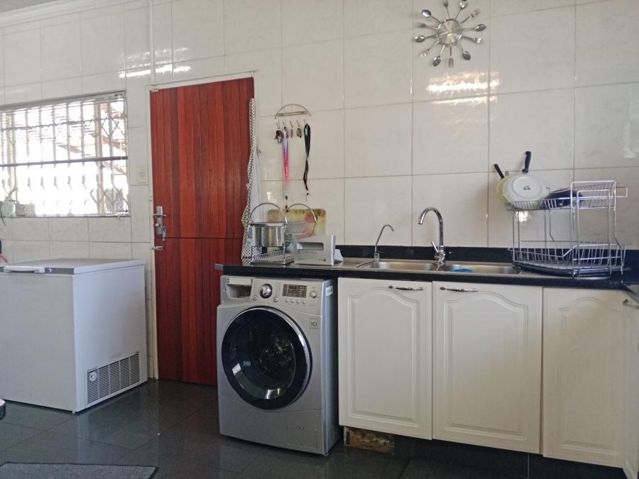 4 Bedroom Property for Sale in Lombardy East Gauteng