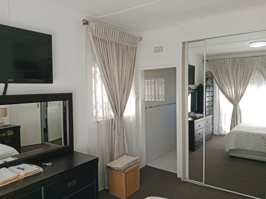 4 Bedroom Property for Sale in Lombardy East Gauteng