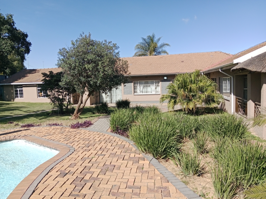 4 Bedroom Property for Sale in Lombardy East Gauteng