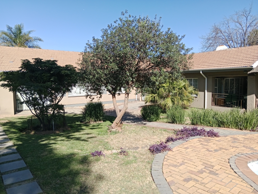 4 Bedroom Property for Sale in Lombardy East Gauteng