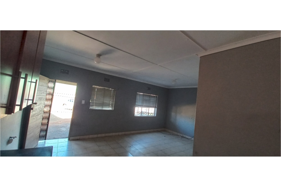 To Let 2 Bedroom Property for Rent in Corlett Gardens Gauteng