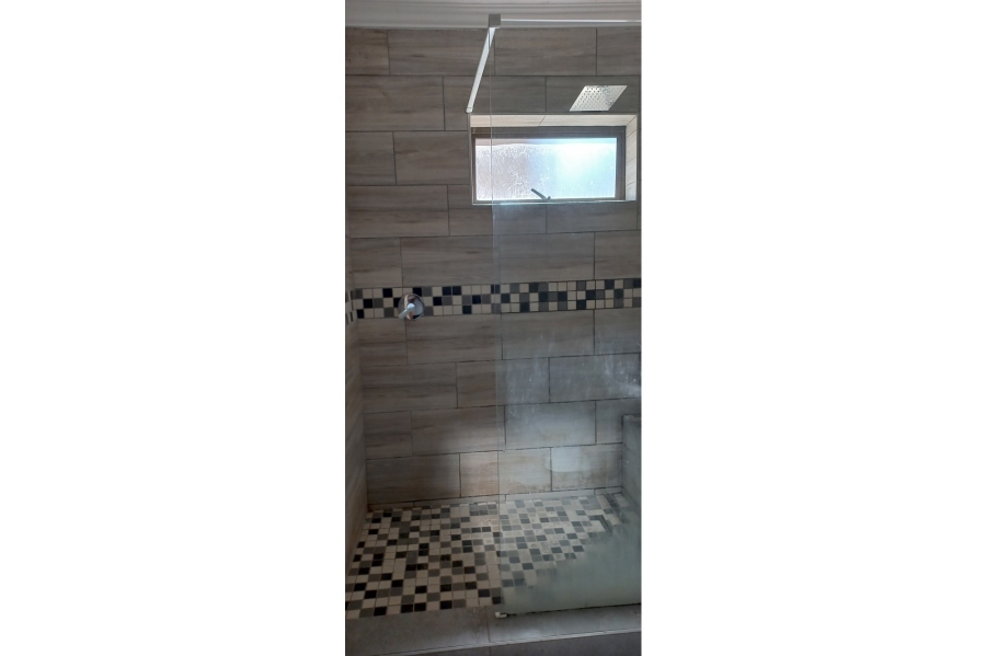 To Let 2 Bedroom Property for Rent in Corlett Gardens Gauteng