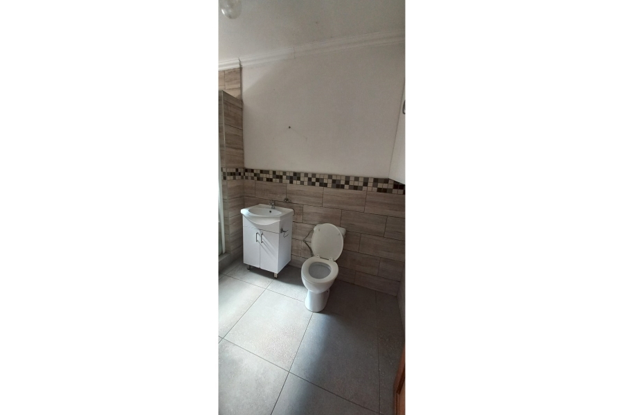 To Let 2 Bedroom Property for Rent in Corlett Gardens Gauteng