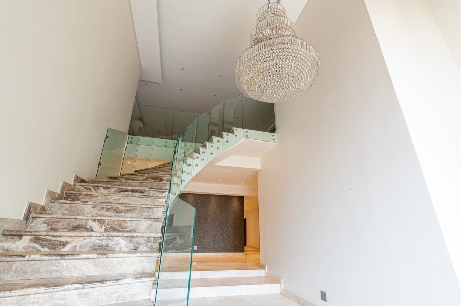 5 Bedroom Property for Sale in Woodhill Estate Gauteng