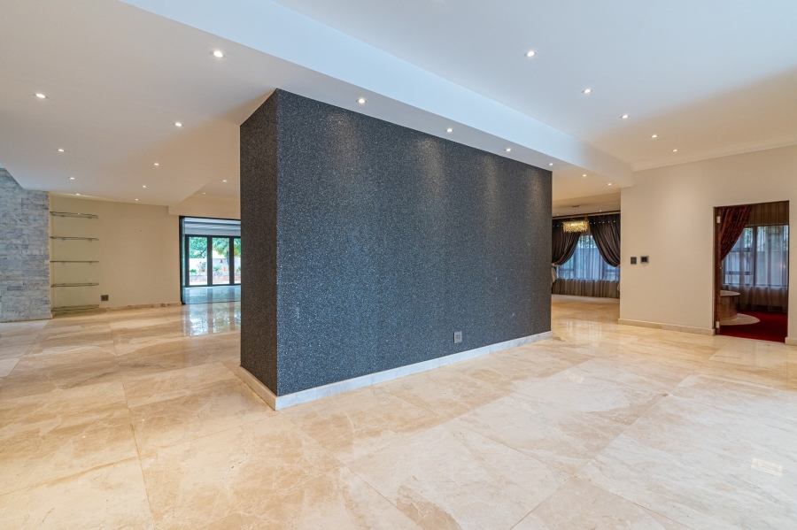 5 Bedroom Property for Sale in Woodhill Estate Gauteng