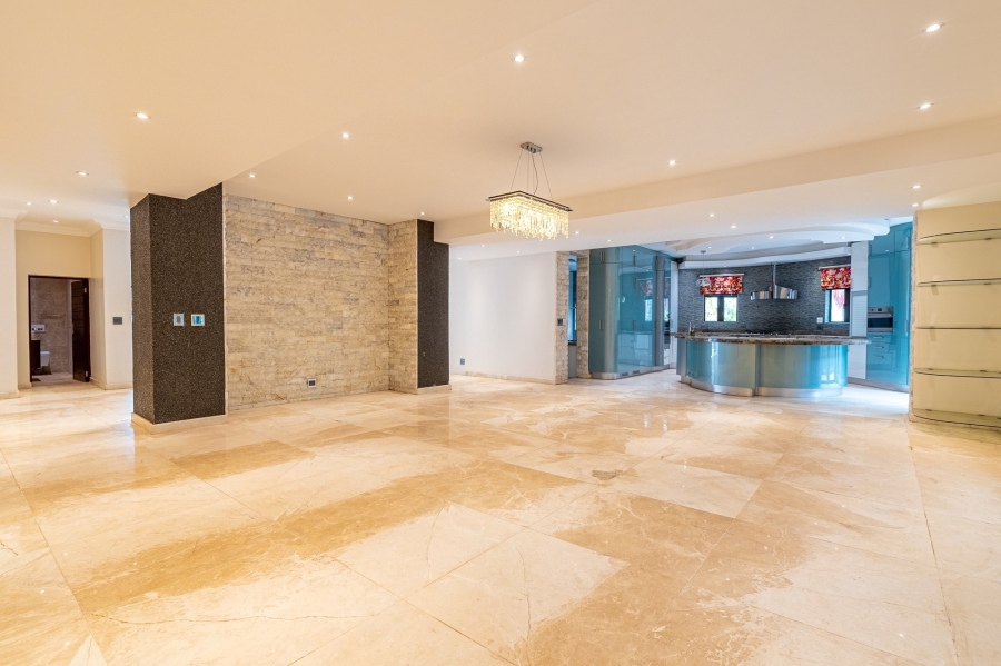 5 Bedroom Property for Sale in Woodhill Estate Gauteng