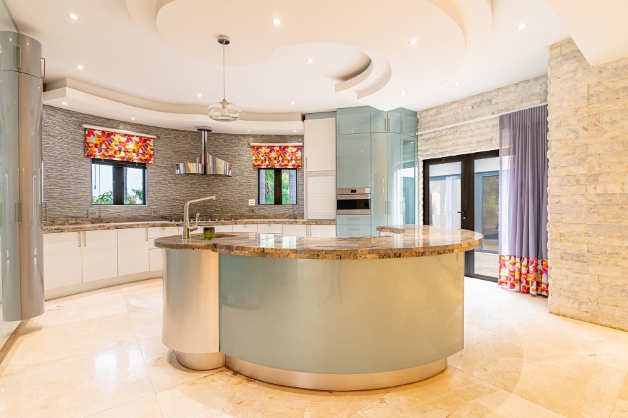 5 Bedroom Property for Sale in Woodhill Estate Gauteng