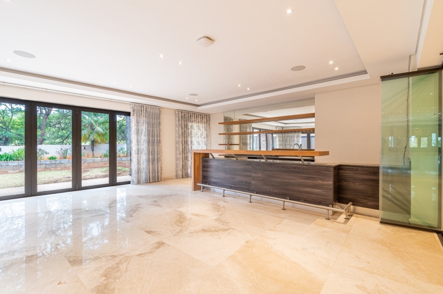 5 Bedroom Property for Sale in Woodhill Estate Gauteng
