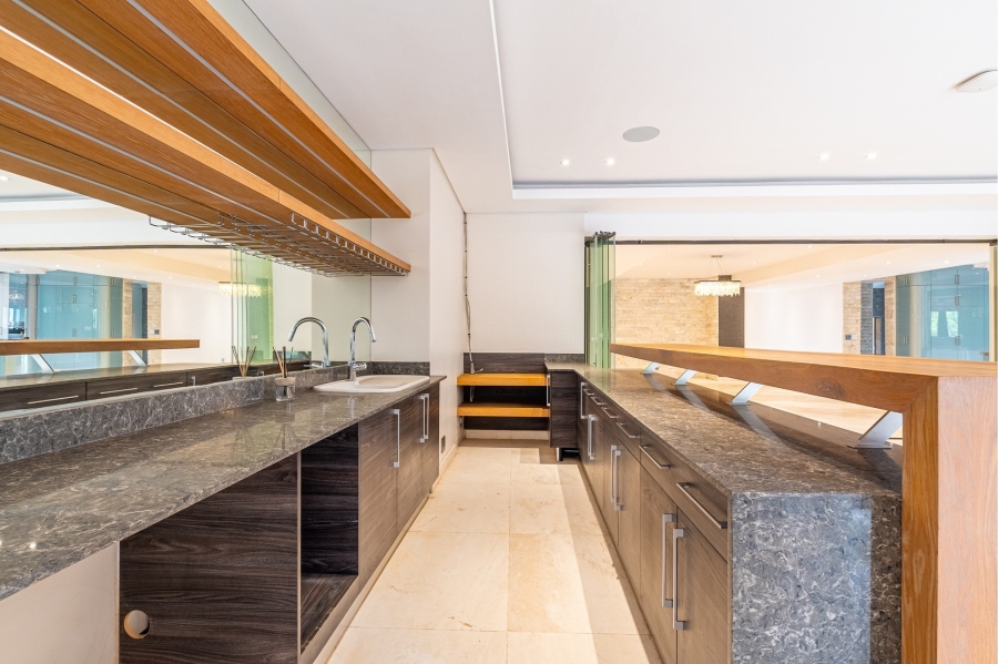 5 Bedroom Property for Sale in Woodhill Estate Gauteng