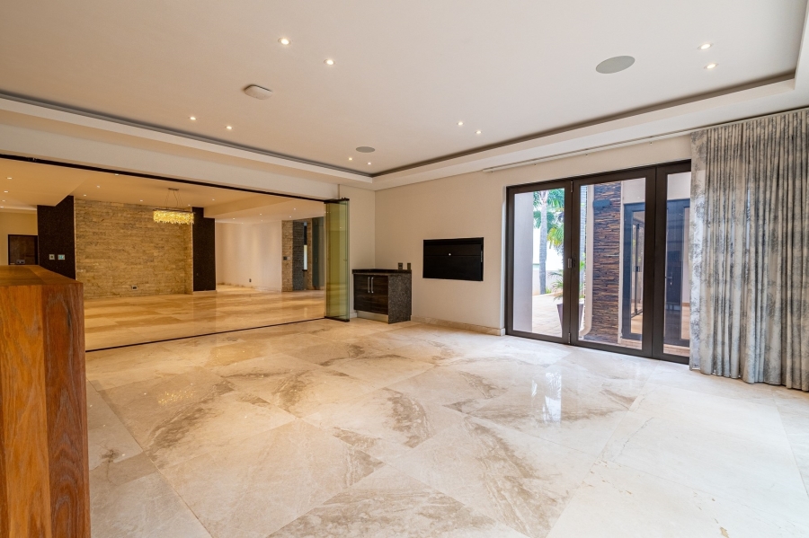 5 Bedroom Property for Sale in Woodhill Estate Gauteng