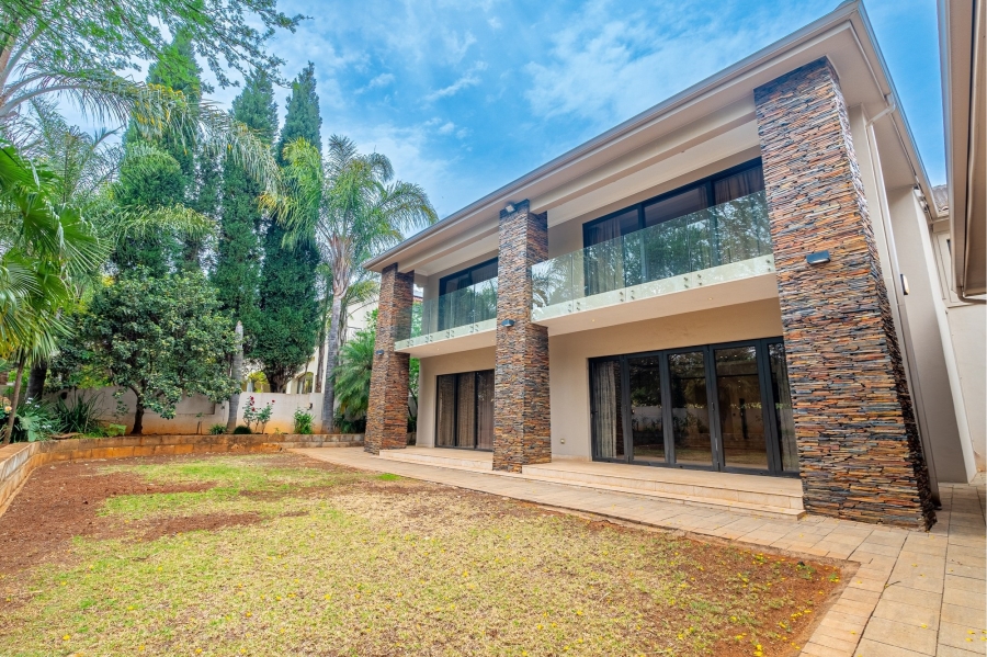5 Bedroom Property for Sale in Woodhill Estate Gauteng