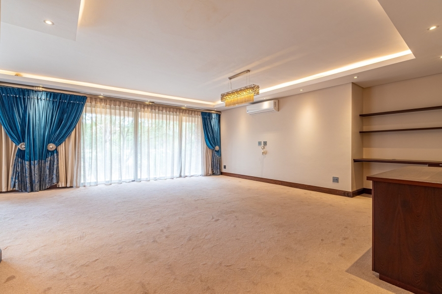 5 Bedroom Property for Sale in Woodhill Estate Gauteng