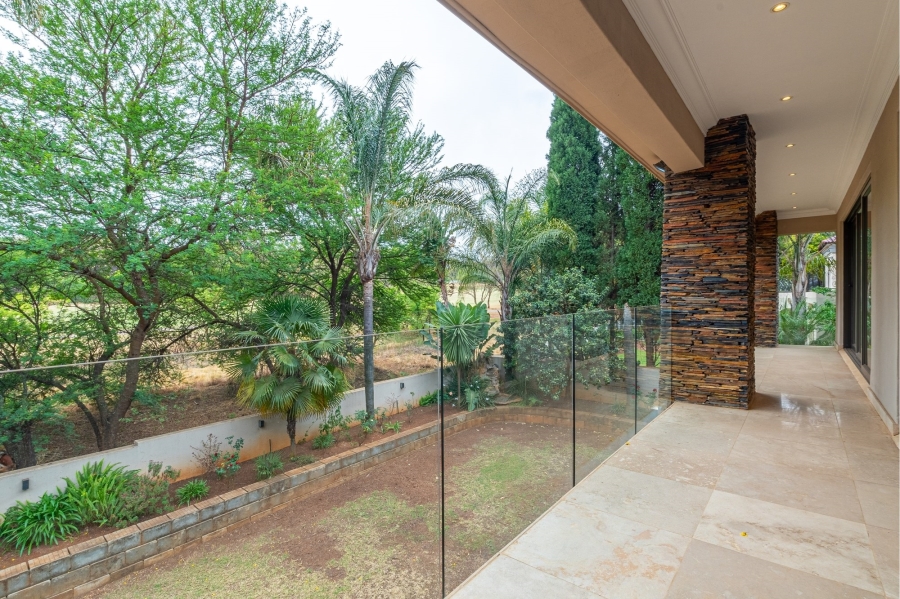 5 Bedroom Property for Sale in Woodhill Estate Gauteng