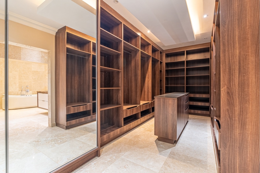 5 Bedroom Property for Sale in Woodhill Estate Gauteng
